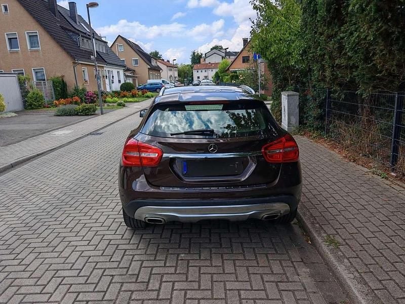 Gebraucht Mercedes GLA250 Urban 211 PS (155 kW) 2017 SUV