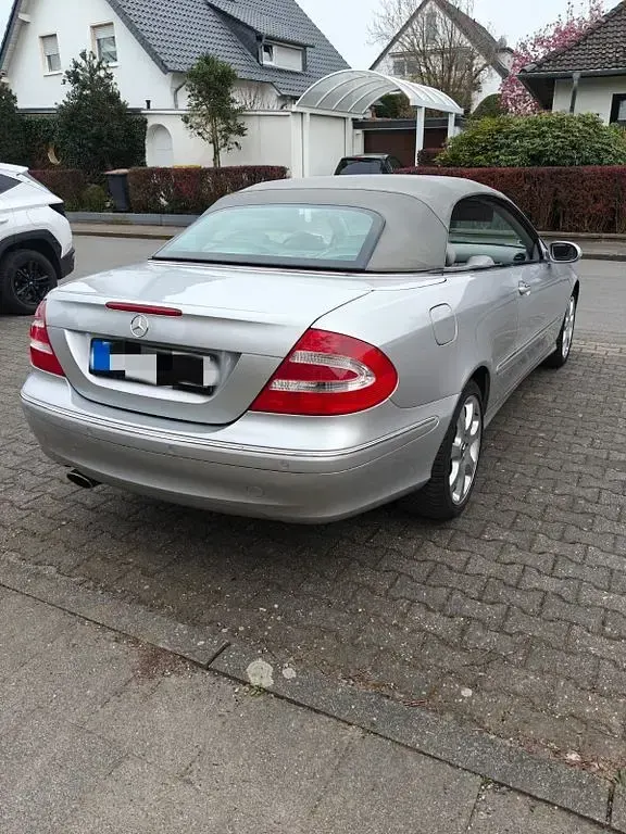 Gebraucht Mercedes CLK500 Elegance 306 PS (225 kW) 2005 Silber Cabrio