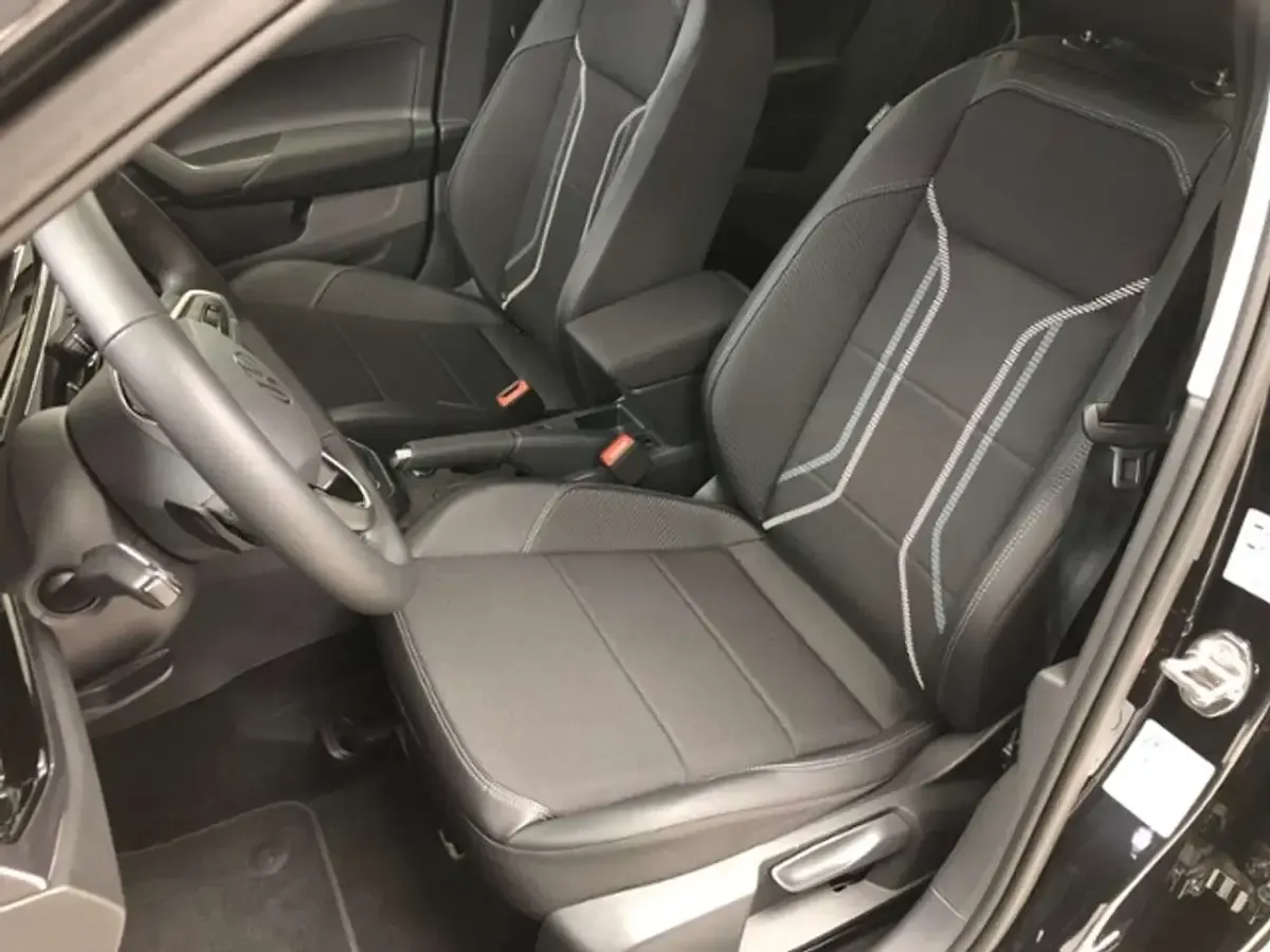 Gebraucht VW Taigo IQ Drive 110 PS (80 kW) 2023 Deep black perleffekt SUV
