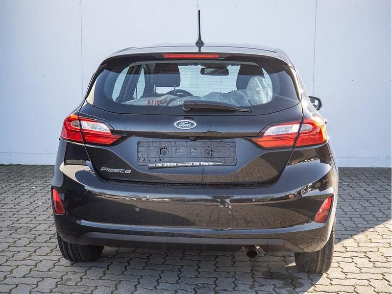 Używany Ford Fiesta Titanium 101 KM (74 kW) 2023 Czarny Hatchback