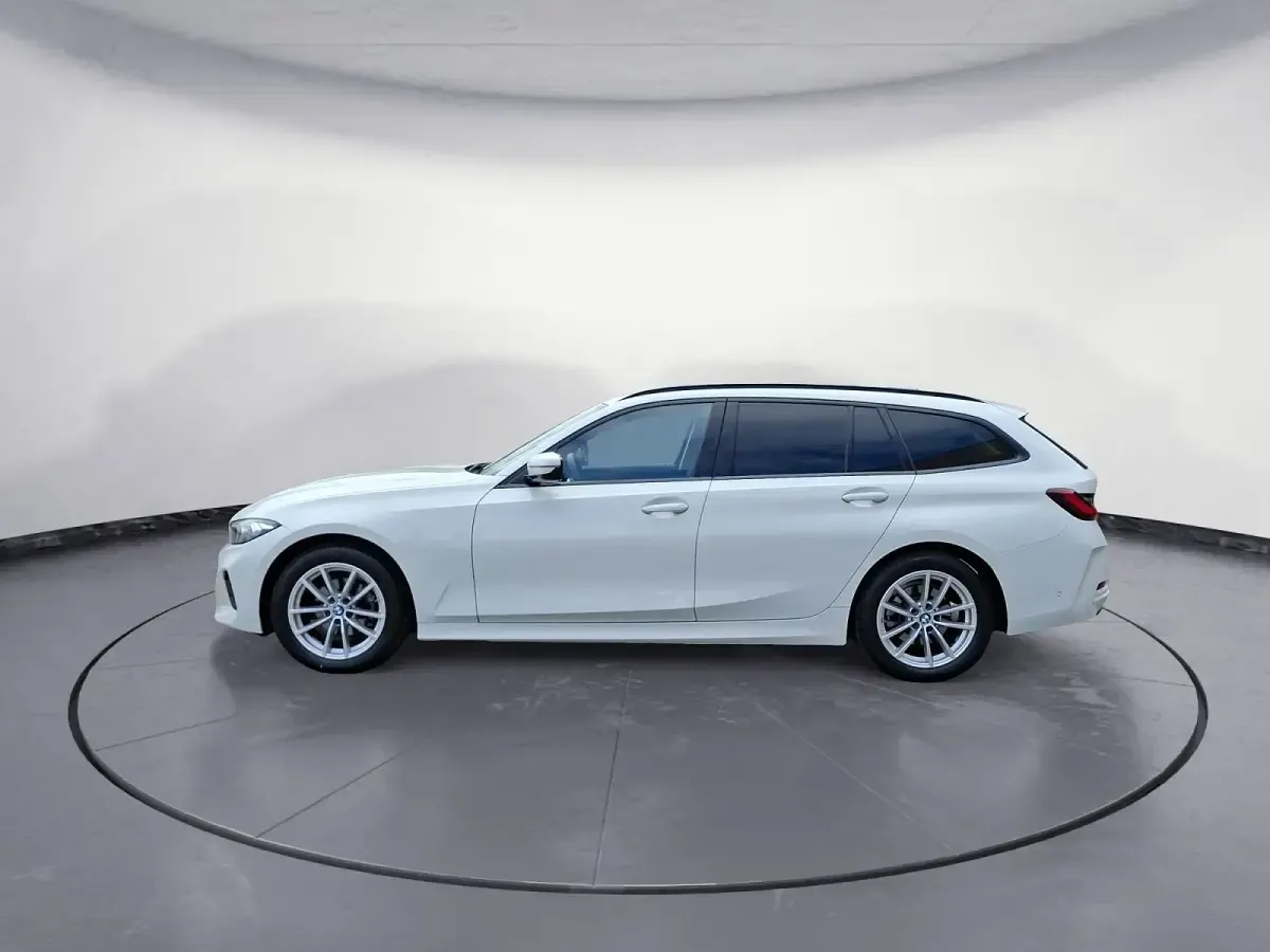 Usata BMW 318 Comfort Edition 156 CV (114 kW) 2025 Station wagon