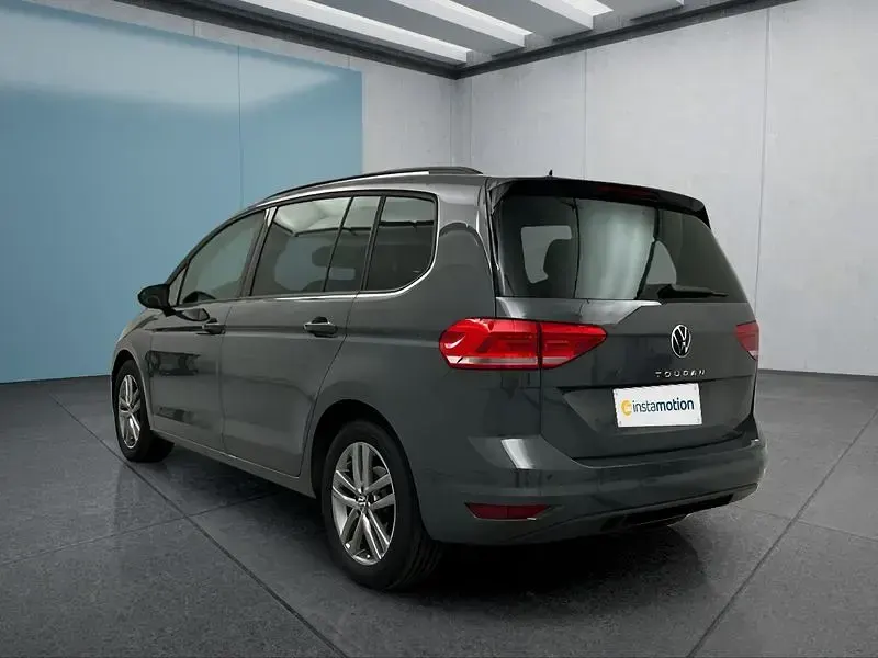 Gebraucht VW Touran 150 PS (110 kW) 2025 Grau Van / Kleinbus