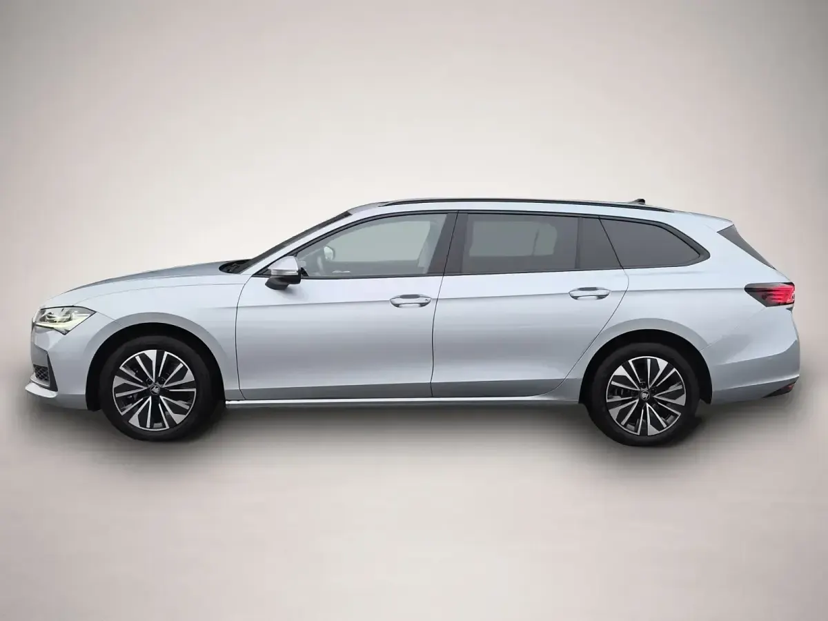 Gebraucht Skoda Superb Selection 265 PS (194 kW) 2025 Silber Kombi