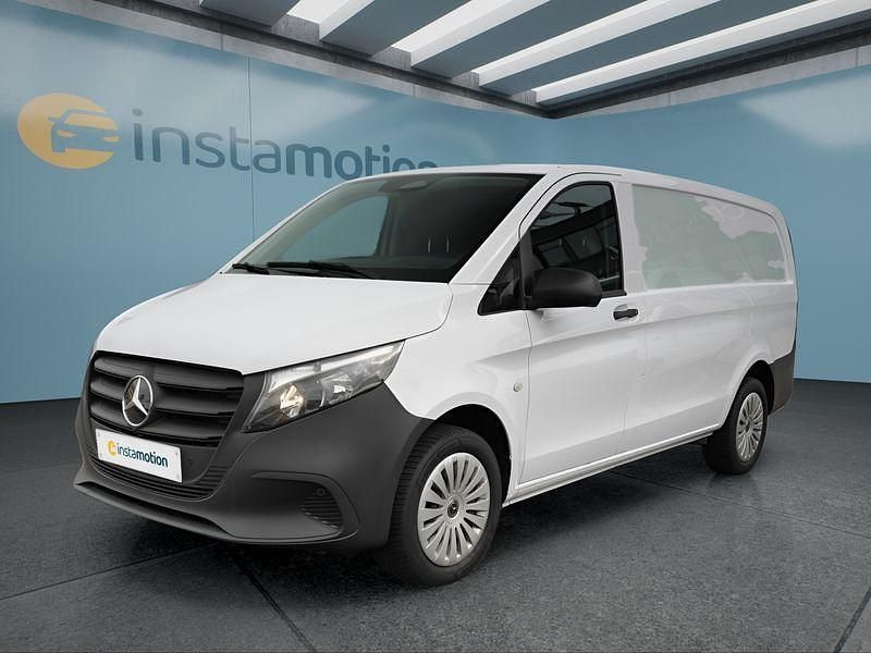 Weiß Gebraucht 2024 Mercedes Vito Van / Kleinbus | 37.399 € (Teuer) - Bild 1/4