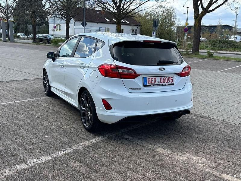 Gebraucht Ford Fiesta ST-Line 101 PS (74 kW) 2018 Weiß Kleinwagen
