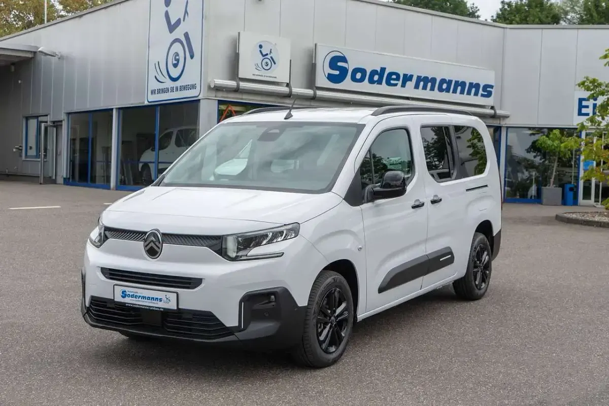 Neu Citroën Berlingo 131 PS (96 kW) 2026 Lackierung weiss icy/typ Van / Kleinbus