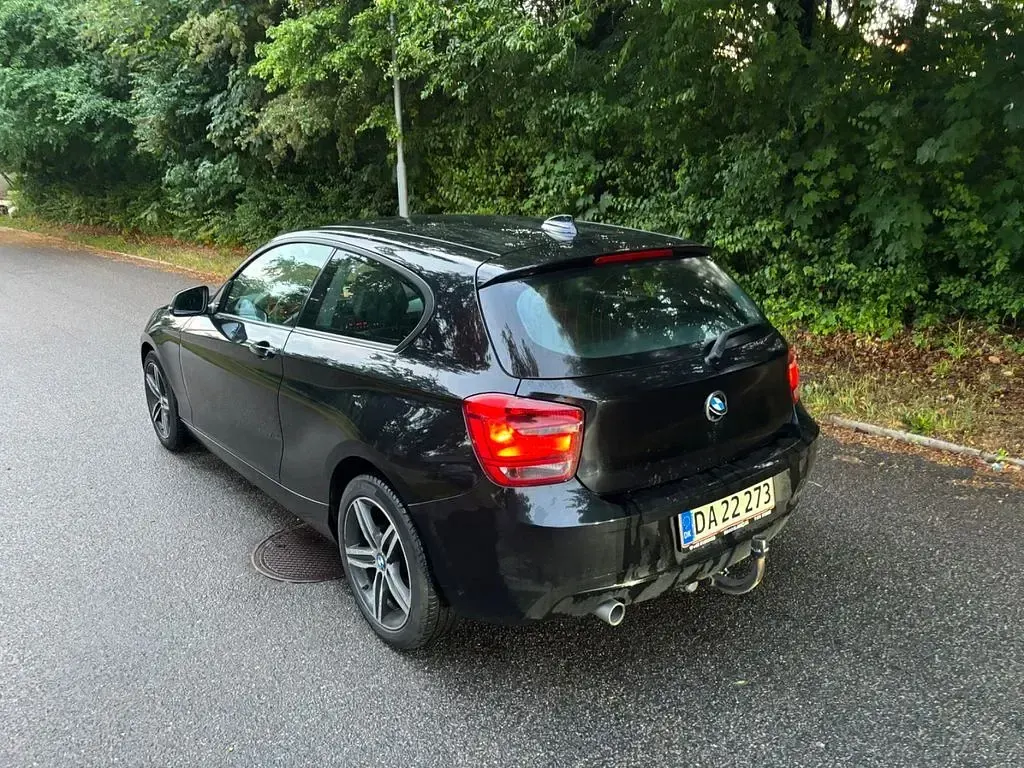 Gebraucht BMW 116 Efficient Dynamics 116 PS (85 kW) 2012 Schwarz Kleinwagen