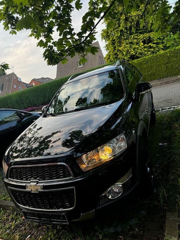 Schwarz Gebraucht 2012 Chevrolet Captiva LTZ SUV | 5.700 € (Guter Preis) - Bild 1/4