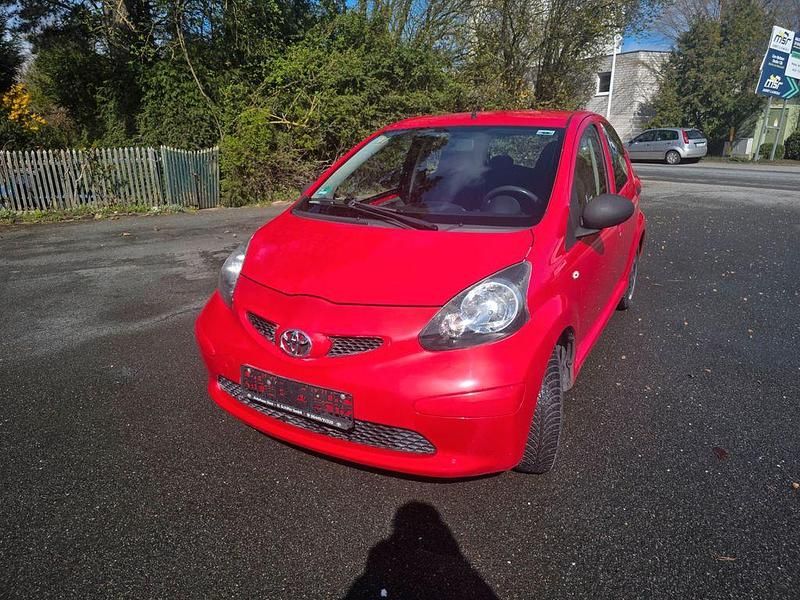 Gebraucht Toyota Aygo Basis 68 PS (50 kW) 2008 Rot Kleinwagen