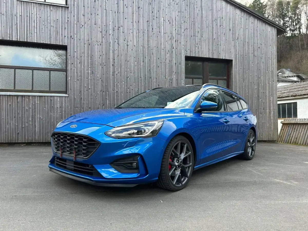 Używany Ford Focus ST-Line 150 KM (110 kW) 2019 Niebieski Kombi