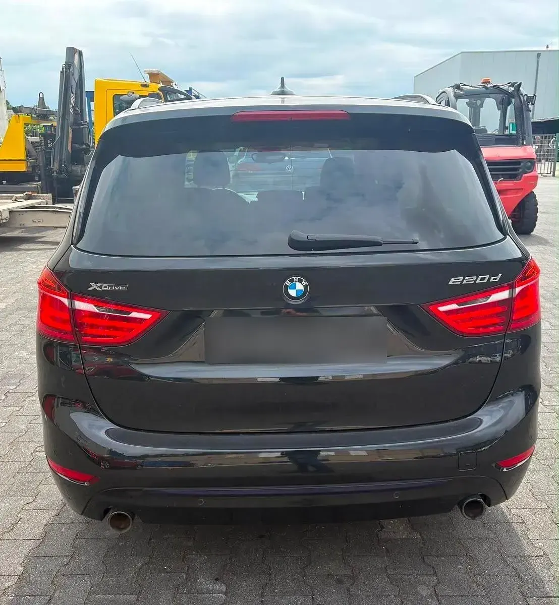 Gebraucht BMW 220 Gran Tourer Sport Line 190 PS (139 kW) 2015 Schwarz Van / Kleinbus
