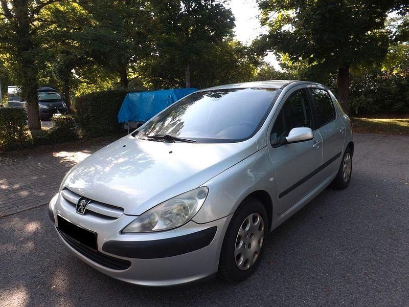 Silber Gebraucht 2004 Peugeot 307 Quiksilver Limousine | 1.999 € (Fairer Preis) - Bild 1/4