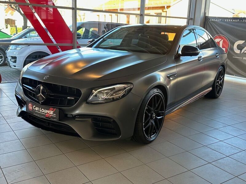 Grau Gebraucht 2017 Mercedes E63 AMG AMG Limousine | 78.999 € - Bild 1/4