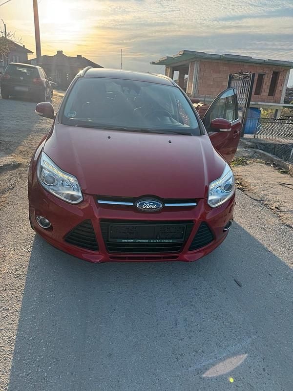 Gebraucht Ford Focus 182 PS (133 kW) 2015 Rot Kombi
