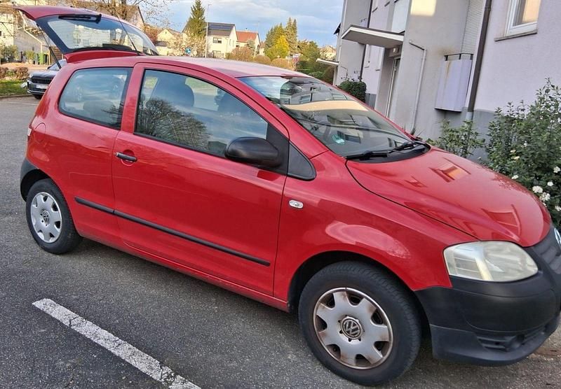 Usado VW Fox 54 HP (39 kW) 2009 Vermelho Citadino