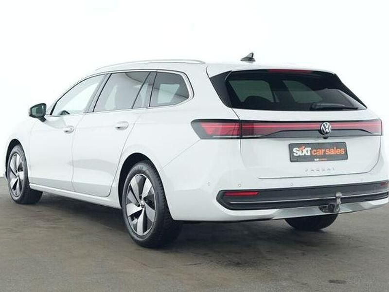 Gebraucht VW Passat IQ Drive 150 PS (110 kW) 2025 Weiß Kombi