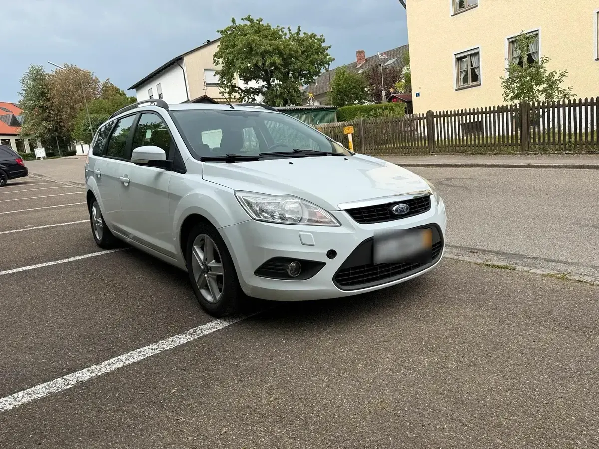 Gebraucht Ford Focus 2010 Weiß Kombi