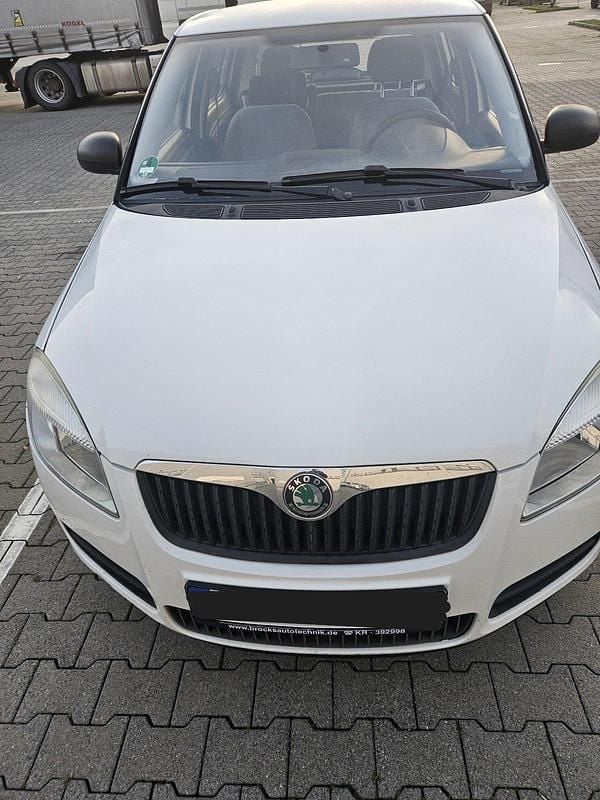 Gebraucht Skoda Fabia 69 PS (50 kW) 2009 Weiß Kleinwagen
