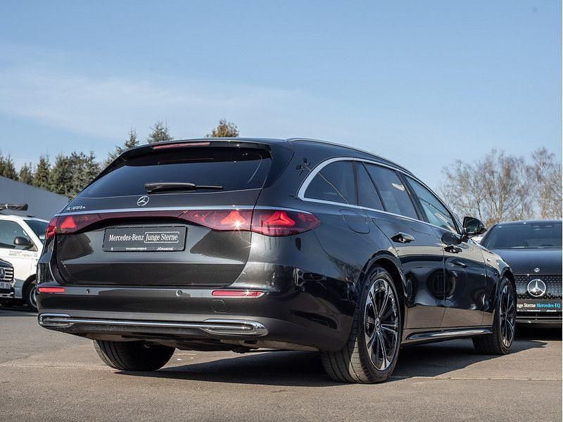 Gebraucht Mercedes E300 Avantgarde 313 PS (230 kW) 2025 Grau graphitgrau metallic Kombi