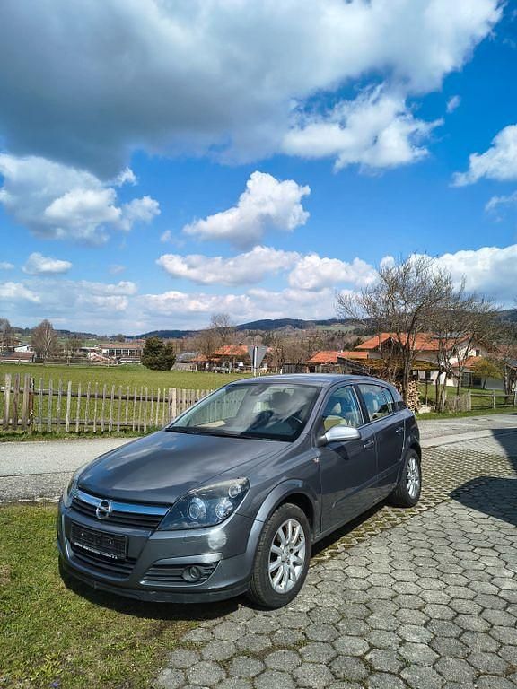 Gebraucht Opel Astra 125 PS (91 kW) 2005 Silber Limousine