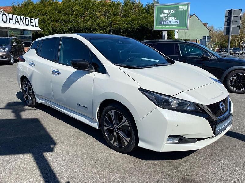 Gebraucht Nissan Leaf N-Connecta 110 kW (150 PS) 2018 Weiß Kleinwagen