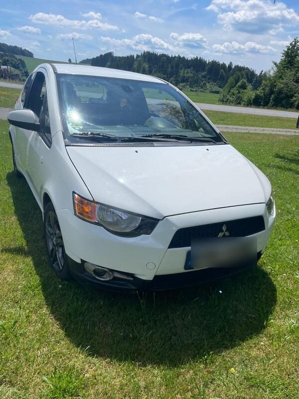 Weiß Gebraucht 2012 Mitsubishi Colt Kleinwagen | 3.400 € (Fairer Preis) - Bild 1/4