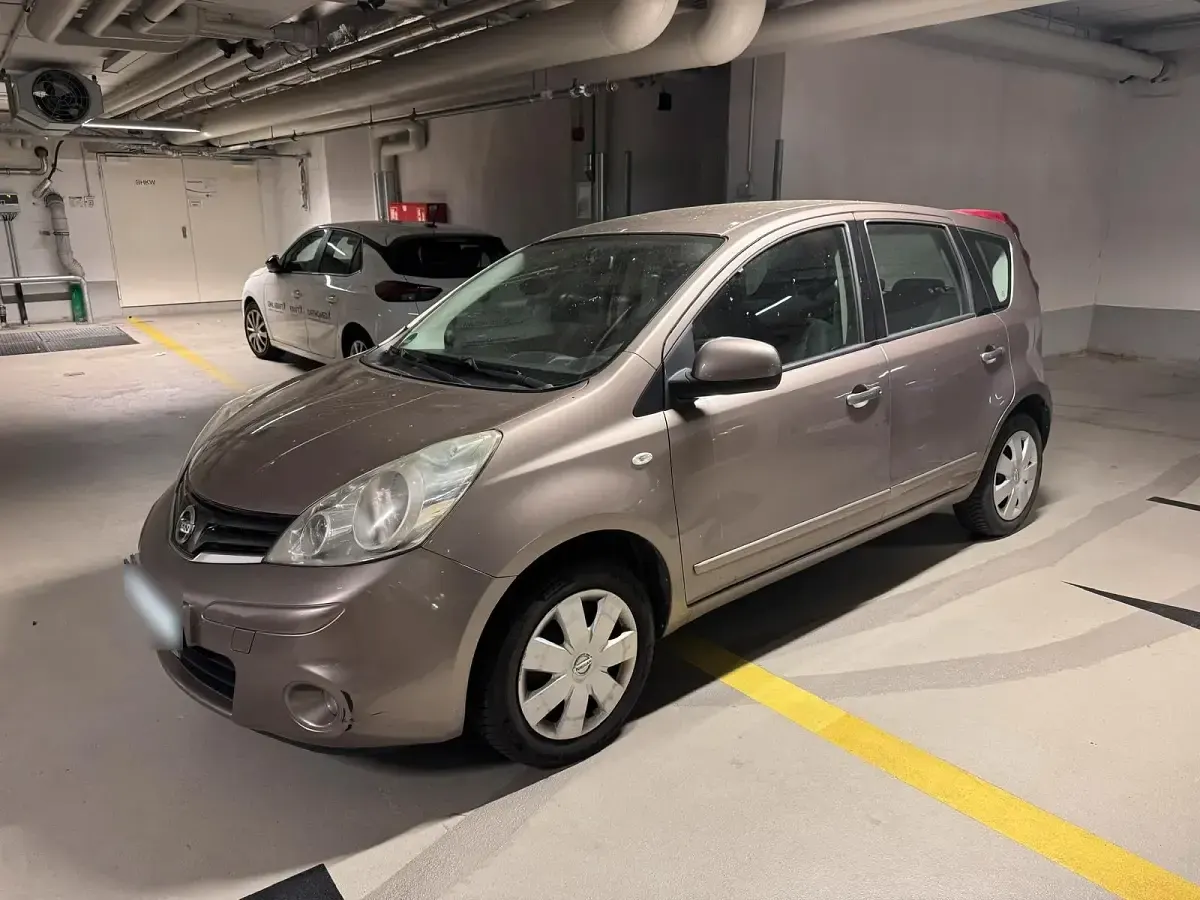 Gebraucht Nissan Note 88 PS (64 kW) 2011 Braun Kleinwagen