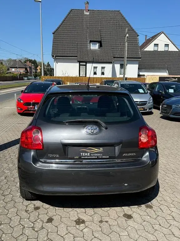Gebraucht Toyota Auris 124 PS (91 kW) 2008 Grau Kleinwagen