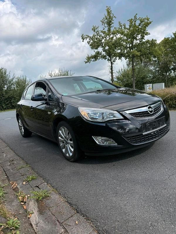 Schwarz Gebraucht 2010 Opel Astra Kleinwagen | 2.199 € (Superpreis) - Bild 1/4