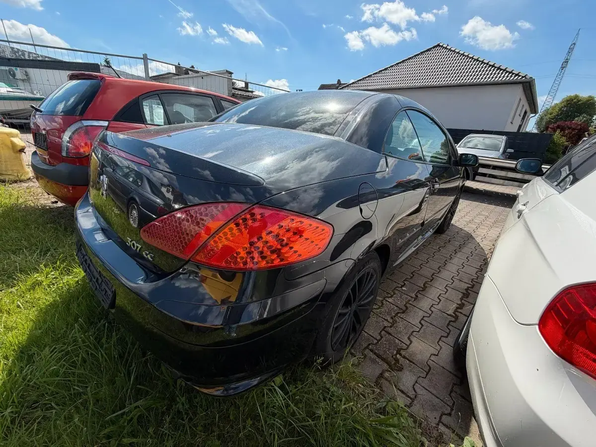 Gebraucht Peugeot 307 CC 109 PS (80 kW) 2005 Schwarz Cabrio