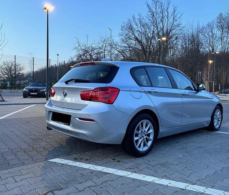 Gebraucht BMW 116 Advantage 116 PS (85 kW) 2018 Grau Kleinwagen