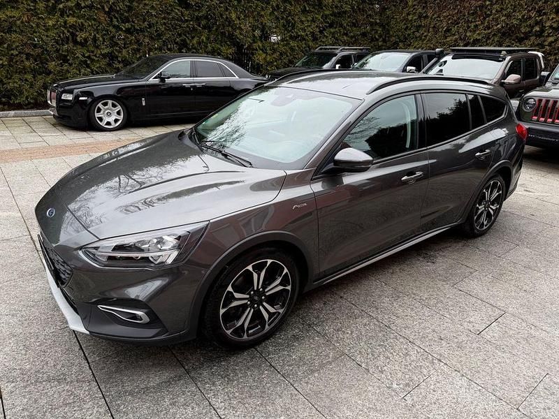 Gebraucht Ford Focus Active X 150 PS (110 kW) 2021 Grau Limousine