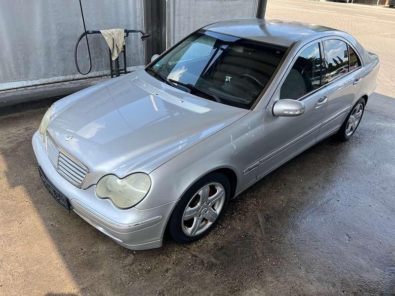 Silber Gebraucht 2003 Mercedes C180 Elegance Limousine | 1.600 € (Guter Preis) - Bild 1/4