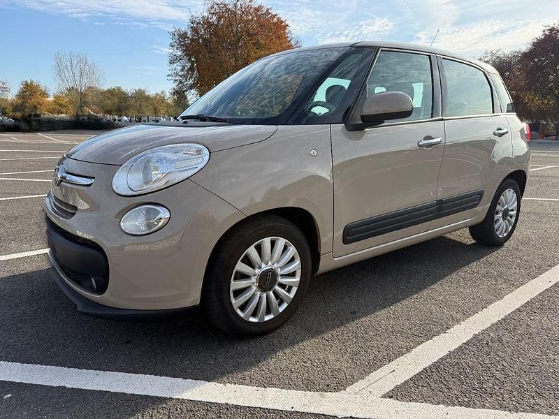 Beige Gebraucht 2013 Fiat 500L Van / Kleinbus | 6.800 € (Fairer Preis) - Bild 1/4