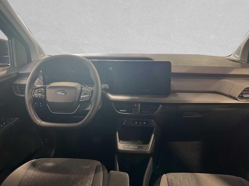 Neu Ford Courier 100 kW (136 PS) 2025 Blau Van / Kleinbus