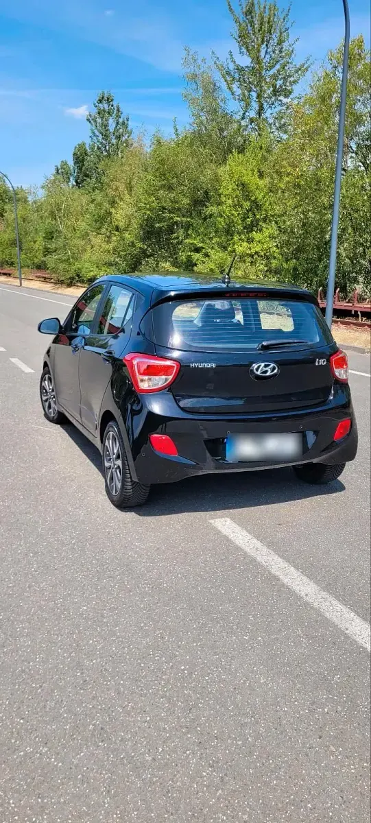 Gebraucht Hyundai i10 Trend 87 PS (63 kW) 2016 Schwarz Kleinwagen