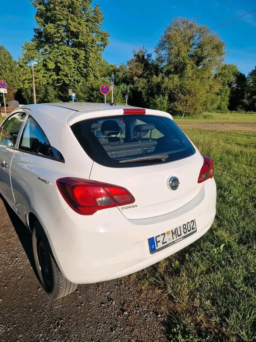 Używany Opel Corsa 69 KM (50 kW) 2016 Biały Hatchback