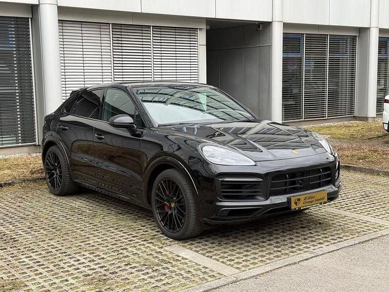 Gebraucht Porsche Cayenne GTS Chrono 460 PS (338 kW) 2022 Schwarz SUV