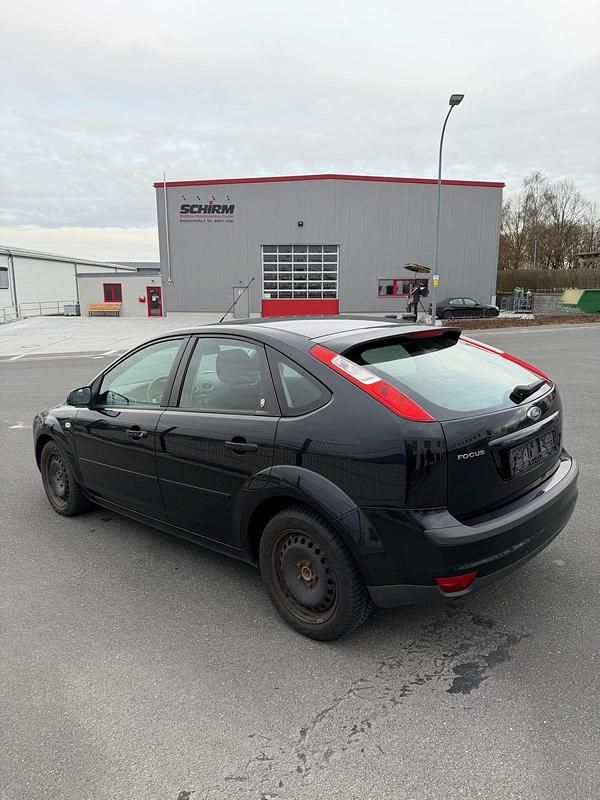 Second-hand Ford Focus 116 CP (85 kW) 2006 Negru Break
