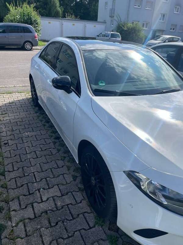 Weiß Gebraucht 2020 Mercedes A200 Limousine | 23.700 € (Teuer) - Bild 1/4