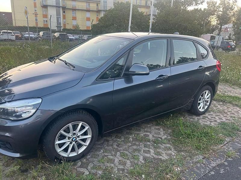 Gebraucht BMW 220 Active Tourer Luxury Line 190 PS (139 kW) 2016 Silber Van / Kleinbus