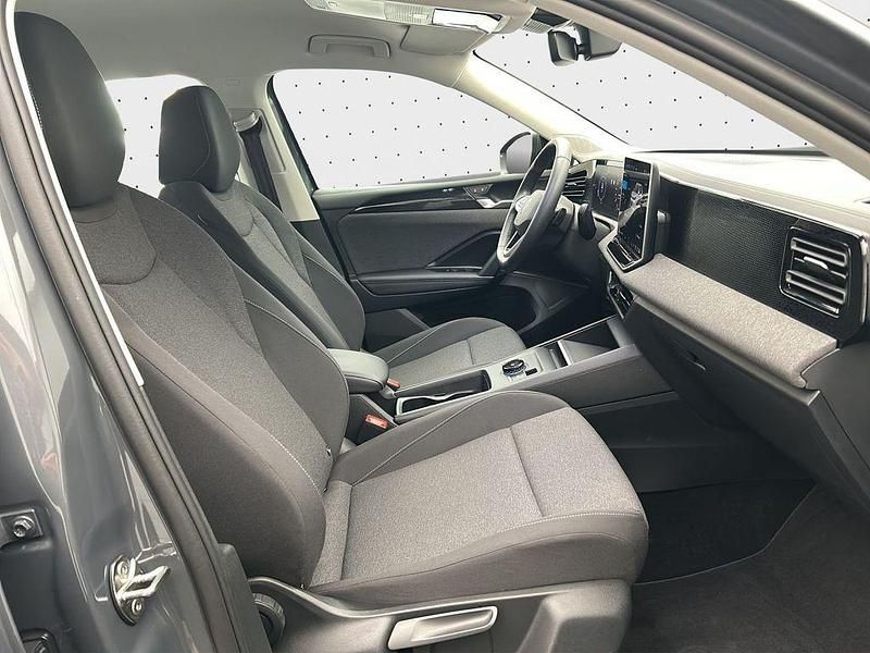 Gebraucht VW Tiguan 131 PS (96 kW) 2025 Delfingrau metallic SUV