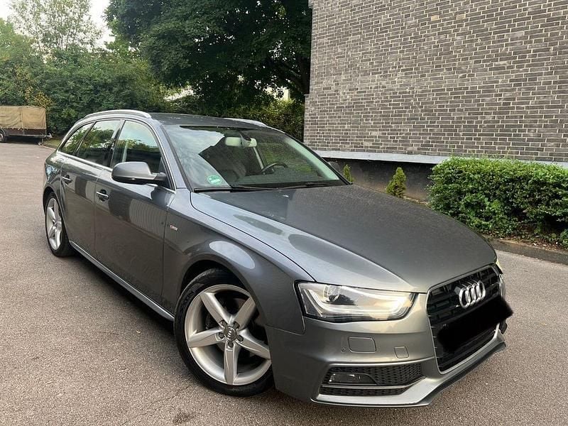 Grau Gebraucht 2015 Audi A4 S-Line Limousine | 6.990 € (Superpreis) - Bild 1/4