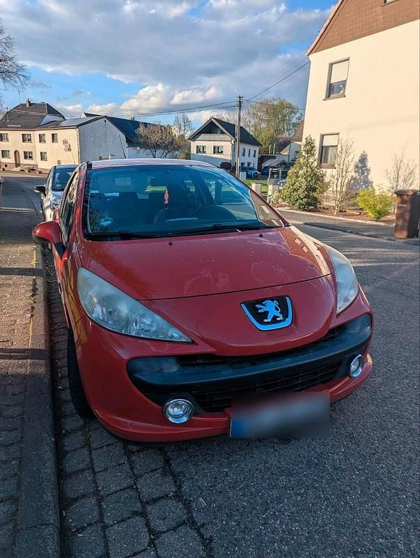 Gebraucht Peugeot 207 95 PS (69 kW) 2009 Rot Kleinwagen