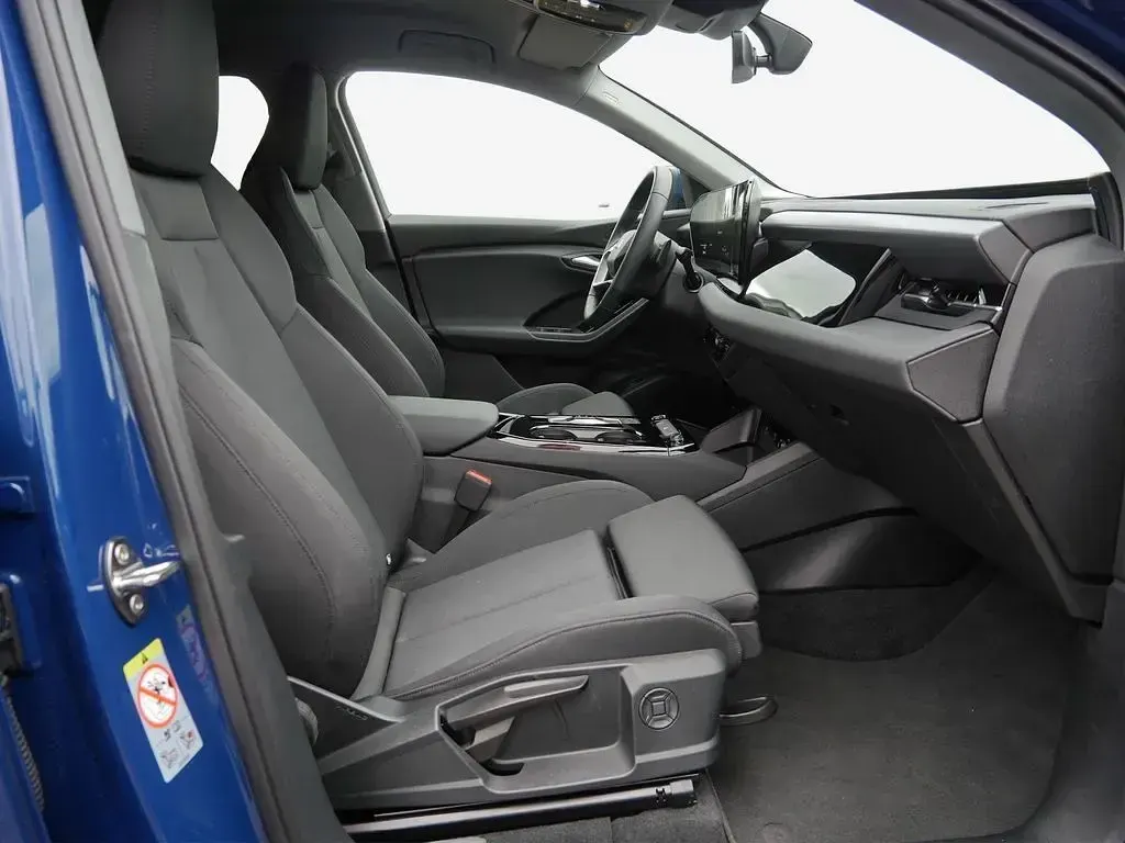 Gebraucht Audi Q6 Sportback e-tron Sport 185 kW (252 PS) 2025 Ascariblau metallic SUV