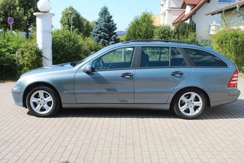 Gebraucht Mercedes C200 Classic 122 PS (89 kW) 2005 Grau Limousine