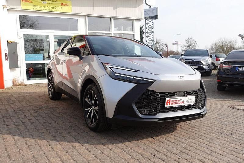 Neu Toyota C-HR 223 PS (164 kW) 2025 Silber SUV