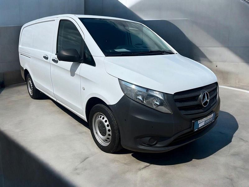 Arktikweiss Gebraucht 2015 Mercedes Vito Van / Kleinbus | 14.499 € (Superpreis) - Bild 1/2