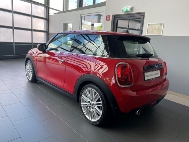 Gebraucht Mini Cooper 136 PS (100 kW) 2019 Rot Kleinwagen
