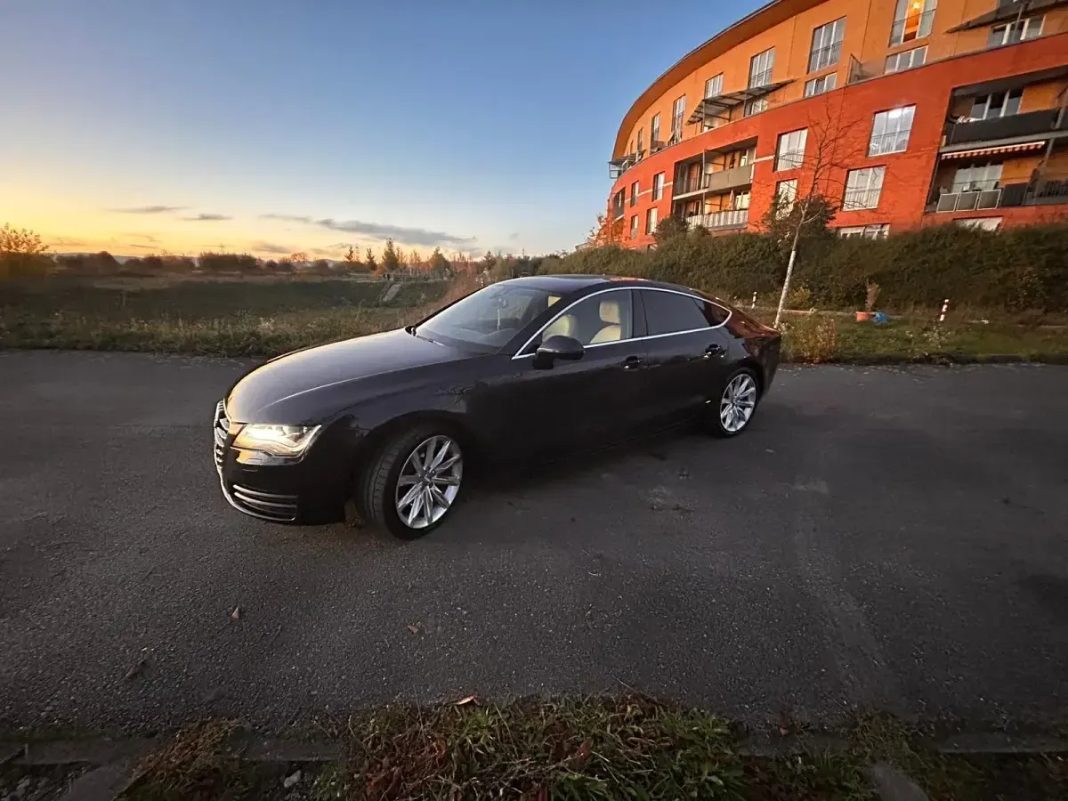Gebraucht Audi A7 Sport 245 PS (180 kW) 2014 Blau Kleinwagen